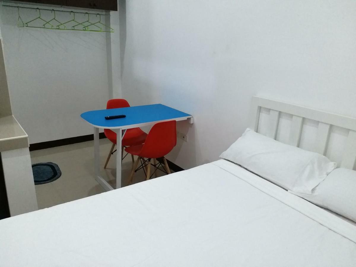 Clark-Pad Inn, Angeles City Bagian luar foto